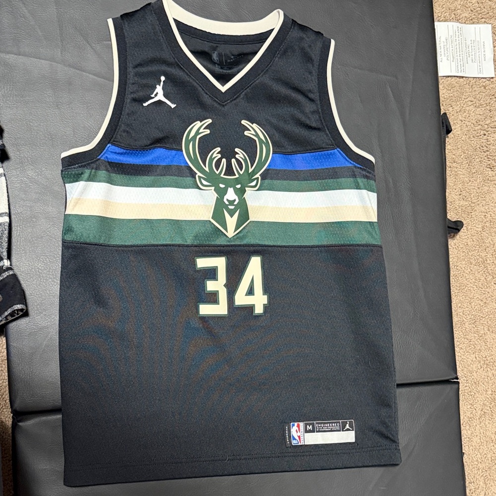 Antetokounmpo jersey kids size medium